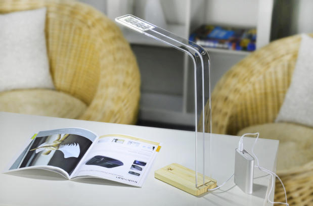 簡潔木LED臺(tái)燈